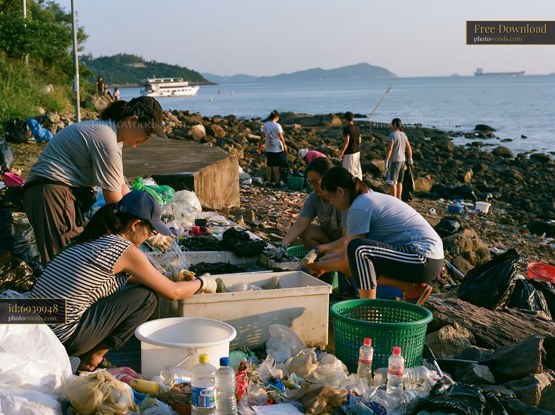 Coastline cleanup effort to remove plastic pollution